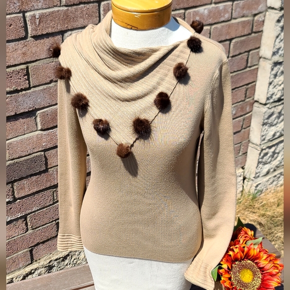 Cyrus fur trimmed sweater - Picture 8 of 8